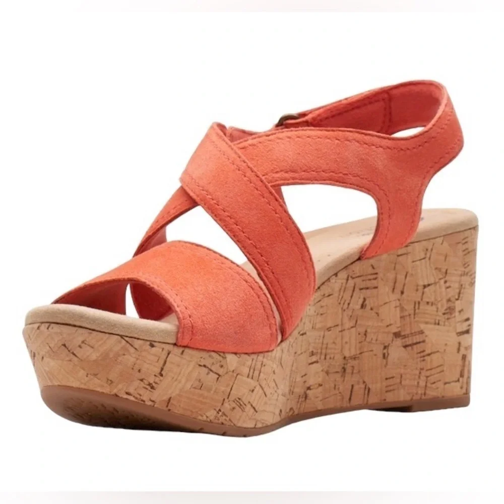 Clarks NWT Rose Way Wedge Sandal in Grenadine in Sz 7W
